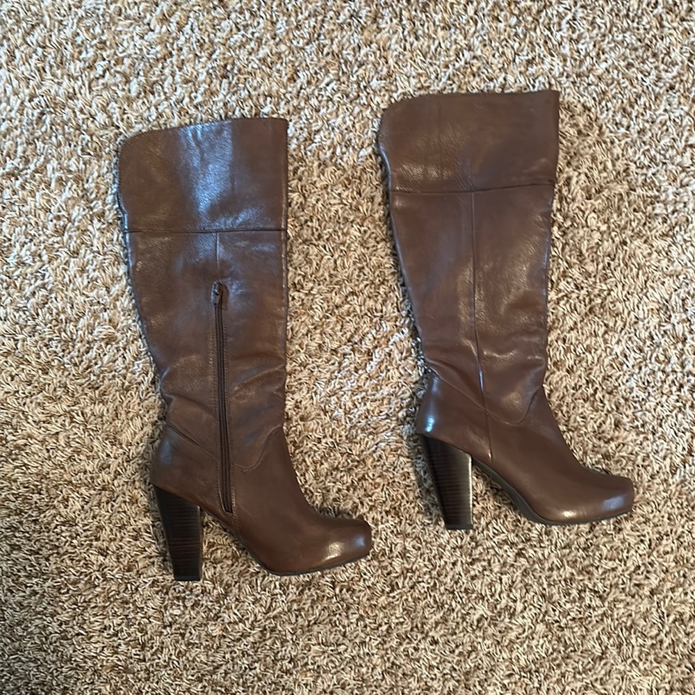 Never worn! Steve Madden leather boots